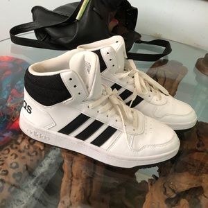 Adidas Hoops 2.0 Mid Top Sneaker Men’s 6.5/W’s  8